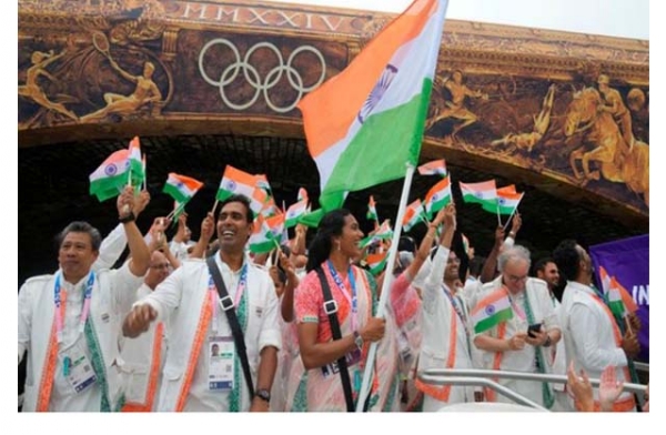 India led by Sindhu and Kamal to a warm welcome in the opening ceremony