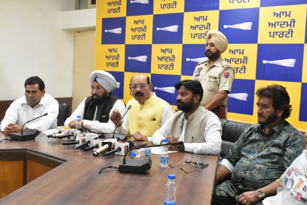 ਕੈਬਨਿਟ ਮੰਤਰੀ ਮੋਹਿੰਦਰ ਭਗਤ ਵੱਲੋਂ ਦਲਿਤ ਵਿਰੋਧੀ ਰੁਖ਼ ਲਈ ਭਾਜਪਾ ਸਰਕਾਰਾਂ ਦੀ ਨਿੰਦਾ