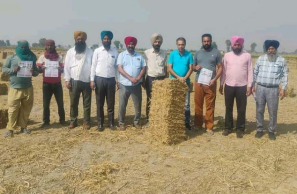ਇਸ ਮੌਕੇ ਕਿਸਾਨਾਂ ਨੂੰ ਪਰਾਲੀ ਪ੍ਰਬੰਧਨ ਤਹਿਤ ਜ਼ੀਰੋ ਡਰਿਲ, ਹੈਪੀ ਸੀਡਰ, ਸੁਪਰ ਸੀਡਰ, ਸਰਫੇਸ ਸੀਡਰ, ਬੇਲਰ ਆਦਿ ਤਕਨੀਕਾਂ ਬਾਰੇ ਜਾਣਕਾਰੀ ਦਿੱਤੀ ਗਈ