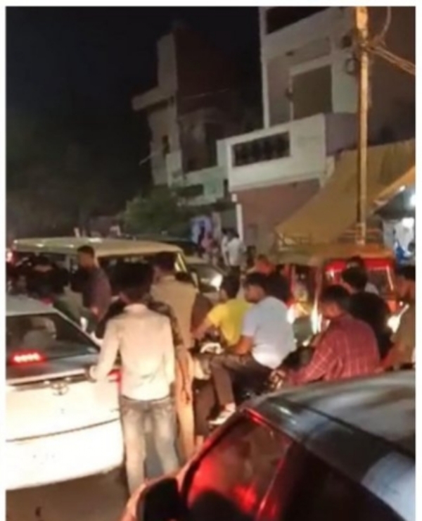 ਕਾਰ ਦੀ ਟੱਕਰ ਨਾਲ ਪੰਜ ਲੋਕਾਂ ਦੀ ਮੌਤ ਕਾਰ ਦੀ ਟੱਕਰ ਨਾਲ ਪੰਜ ਲੋਕਾਂ ਦੀ ਮੌਤ