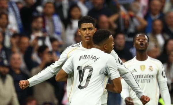 ਜੂਡ ਬੇਲਿੰਘਮ ਅਤੇ ਕਾਇਲੀਅਨ ਐਮਬਾਪੇ ਗੋਲ ਦਾ ਜਸ਼ਨ ਮਨਾਉਂਦੇ ਹੋਏ