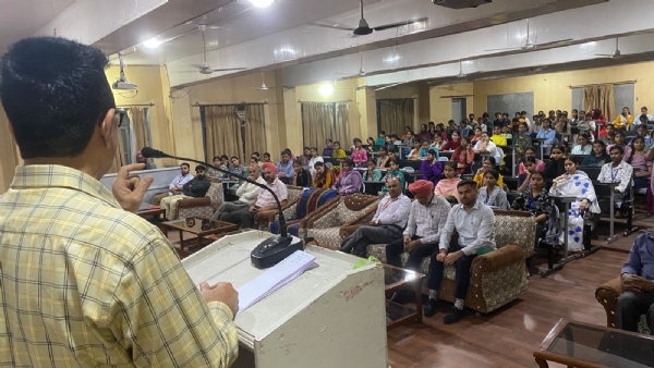 ਵਿਜੀਲੈਂਸ ਜਾਗਰੂਕਤਾ ਹਫ਼ਤੇ ਤਹਿਤ ਕਰਵਾਇਆ ਸੈਮੀਨਾਰ ਵਿਜੀਲੈਂਸ ਜਾਗਰੂਕਤਾ ਹਫ਼ਤੇ ਤਹਿਤ ਕਰਵਾਇਆ ਸੈਮੀਨਾਰ