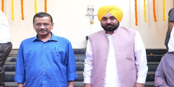 ਭਗਵੰਤ ਮਾਨ ਤੇ ਕੇਜਰੀਵਾਲ ਵਲੋਂ ਜਨਤਾ ਦੀ ਸਹੂਲਤ ਲਈ ਫੇਸਲੈੱਸ ਆਰ.ਟੀ.ਓ. ਸੇਵਾਵਾਂ ਦੀ ਸ਼ੁਰੂਆਤ