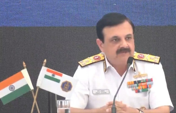 ਜਲ ਸੈਨਾ ਦੇ ਡਿਪਟੀ ਮੁਖੀ ਵਾਈਸ ਐਡਮਿਰਲ ਸੰਜੇ ਵਾਤਸਯਨ ਪ੍ਰੈਸ ਕਾਨਫਰੰਸ ਨੂੰ ਸੰਬੋਧਨ ਕਰਦੇ ਹੋਏ ਜਲ ਸੈਨਾ ਦੇ ਡਿਪਟੀ ਮੁਖੀ ਵਾਈਸ ਐਡਮਿਰਲ ਸੰਜੇ ਵਾਤਸਯਨ ਪ੍ਰੈਸ ਕਾਨਫਰੰਸ ਨੂੰ ਸੰਬੋਧਨ ਕਰਦੇ ਹੋਏ