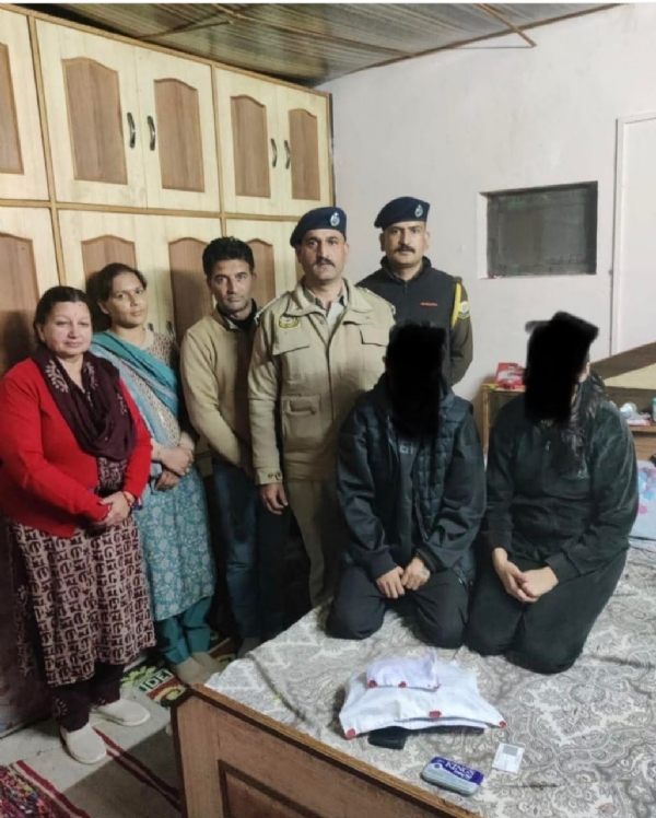 ਨਸ਼ਾ ਤਸਕਰੀ ਕਰਨ ਵਾਲੀਆਂ ਕੁੜੀਆਂ ਨਸ਼ਾ ਤਸਕਰੀ ਕਰਨ ਵਾਲੀਆਂ ਕੁੜੀਆਂ