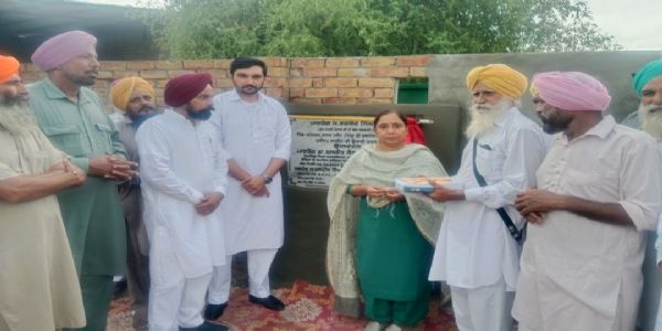 ਮੰਤਰੀ ਡਾ. ਬਲਜੀਤ ਕੌਰ ਵੱਲੋਂ ਮਲੋਟ ਦੇ ਵੱਖ-ਵੱਖ ਪਿੰਡਾਂ ‘ਚ ਕਰੀਬ 3.31 ਕਰੋੜ ਰੁਪਏ ਦੀ ਲਾਗਤ ਵਾਲੇ ਵਿਕਾਸ ਕਾਰਜਾਂ ਦੀ ਸ਼ੁਰੂਆਤ