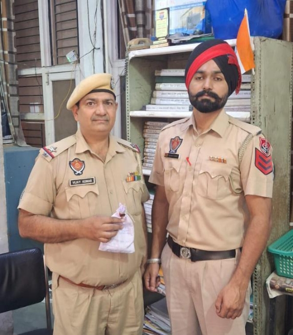 ਨਸ਼ਿਆਂ ਦੇ ਖ਼ਿਲਾਫ਼ ਕਮਿਸ਼ਨਰੇਟ ਪੁਲਿਸ ਜਲੰਧਰ ਦੀ ਲਗਾਤਾਰ ਮੁਹਿੰਮ ਜਾਰੀ – ਹੈਰੋਇਨ, ਨਜਾਇਜ਼ ਸ਼ਰਾਬ ਅਤੇ ਨਸ਼ੀਲੀਆਂ ਗੋਲੀਆਂ ਬਰਾਮਦ