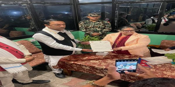 ਮਧੇਸ਼ ਪ੍ਰਦੇਸ਼ ਵਿੱਚ ਰਾਜਨੀਤਿਕ ਉਥਲ-ਪੁਥਲ: ਹੋਟਲ ਤੋਂ ਮੁੱਖ ਮੰਤਰੀ ਦੀ ਨਿਯੁਕਤੀ ਅਤੇ ਸਹੁੰ ਚੁੱਕਣ ਨੂੰ ਲੈ ਕੇ ਹੰਗਾਮਾ