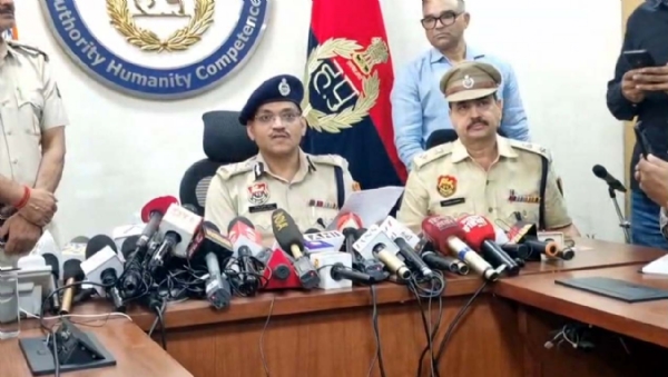 ਪੁਲਿਸ ਕਮਿਸ਼ਨਰ ਸਤੇਂਦਰ ਕੁਮਾਰ ਗੁਪਤਾ ਪ੍ਰੈਸ ਕਾਨਫਰੰਸ ਦੌਰਾਨ ਜਾਣਕਾਰੀ ਦਿੰਦੇ ਹੋਏ।