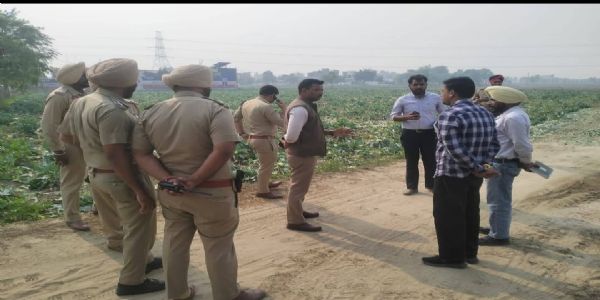 ਡੀ. ਸੀ ਅਤੇ ਐੱਸ ਐੱਸ ਪੀ ਨੇ ਕੀਤੀ ਝੋਨੇ ਦੀ ਪਰਾਲੀ ਜਲਾਉਣ ਸਬੰਧੀ ਚੈਕਿੰਗ, ਕੀਤਾ ਵੱਖ-ਵੱਖ ਪਿੰਡਾਂ ਦਾ ਦੌਰਾ