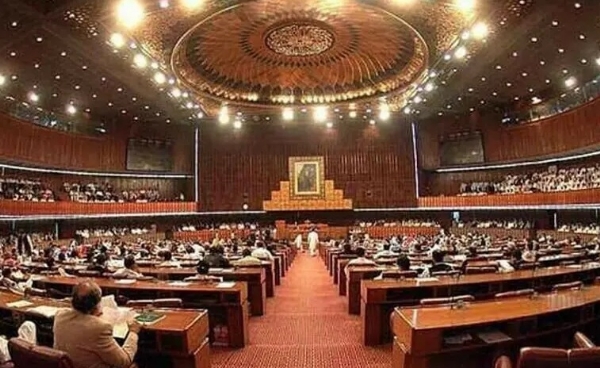 ਇਹ ਫੋਟੋ ਅਪ੍ਰੈਲ 2022 ਵਿੱਚ ਪਾਕਿਸਤਾਨ ਨੈਸ਼ਨਲ ਅਸੈਂਬਲੀ ਦੀ ਕਾਰਵਾਈ ਨੂੰ ਦਰਸਾਉਂਦੀ ਹੈ। ਫੋਟੋ: ਇੰਟਰਨੈੱਟ ਮੀਡੀਆ