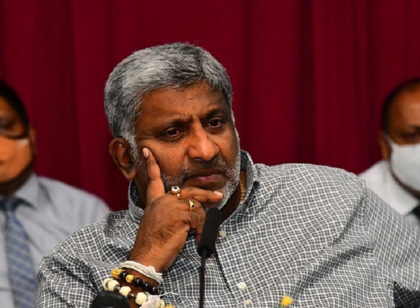 ਪ੍ਰਸੰਨਾ ਰਣਤੁੰਗਾ ਨੂੰ ਅੱਜ ਸਵੇਰੇ ਕੋਲੰਬੋ ਵਿੱਚ ਰਿਸ਼ਵਤਖੋਰੀ ਵਿਰੋਧੀ ਕਮਿਸ਼ਨ ਦੇ ਮੁੱਖ ਦਫ਼ਤਰ ਤੋਂ ਗ੍ਰਿਫ਼ਤਾਰ ਕੀਤਾ ਗਿਆ। ਪ੍ਰਸੰਨਾ ਰਣਤੁੰਗਾ ਨੂੰ ਅੱਜ ਸਵੇਰੇ ਕੋਲੰਬੋ ਵਿੱਚ ਰਿਸ਼ਵਤਖੋਰੀ ਵਿਰੋਧੀ ਕਮਿਸ਼ਨ ਦੇ ਮੁੱਖ ਦਫ਼ਤਰ ਤੋਂ ਗ੍ਰਿਫ਼ਤਾਰ ਕੀਤਾ ਗਿਆ।