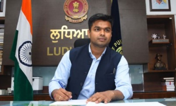 ਡਿਪਟੀ ਕਮਿਸ਼ਨਰ ਹਿਮਾਂਸ਼ੂ ਜੈਨ ।