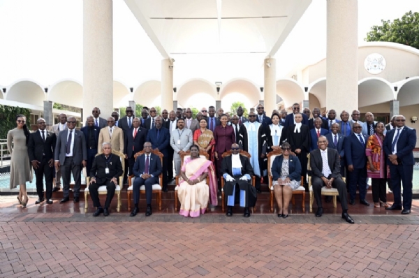 ਰਾਸ਼ਟਰਪਤੀ ਦ੍ਰੋਪਦੀ ਮੁਰਮੂ ਬੋਤਸਵਾਨਾ ਫੇਰੀ ਦੌਰਾਨ ਰਾਸ਼ਟਰਪਤੀ ਦ੍ਰੋਪਦੀ ਮੁਰਮੂ ਬੋਤਸਵਾਨਾ ਫੇਰੀ ਦੌਰਾਨ