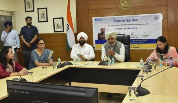 ਵਿੱਤ ਮੰਤਰੀ ਐਡਵੋਕੇਟ ਹਰਪਾਲ ਸਿੰਘ ਚੀਮਾ ਪੱਤਰਕਾਰਾਂ ਨਾਲ ਗੱਲਬਾਤ ਦੌਰਾਨ। ਵਿੱਤ ਮੰਤਰੀ ਐਡਵੋਕੇਟ ਹਰਪਾਲ ਸਿੰਘ ਚੀਮਾ ਪੱਤਰਕਾਰਾਂ ਨਾਲ ਗੱਲਬਾਤ ਦੌਰਾਨ।