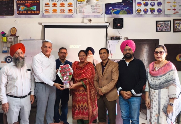 ਫਿਜ਼ਿਕਸ ਵਿਸ਼ੇ ਦੇ ਲੈਕਚਰਾਰਾਂ ਲਈ ਲਗਾਈ ਤਿੰਨ ਰੋਜ਼ਾ ਟ੍ਰੇਨਿੰਗ ਵਰਕਸ਼ਾਪ ਦਾ ਦ੍ਰਿਸ਼। ਫਿਜ਼ਿਕਸ ਵਿਸ਼ੇ ਦੇ ਲੈਕਚਰਾਰਾਂ ਲਈ ਲਗਾਈ ਤਿੰਨ ਰੋਜ਼ਾ ਟ੍ਰੇਨਿੰਗ ਵਰਕਸ਼ਾਪ ਦਾ ਦ੍ਰਿਸ਼।