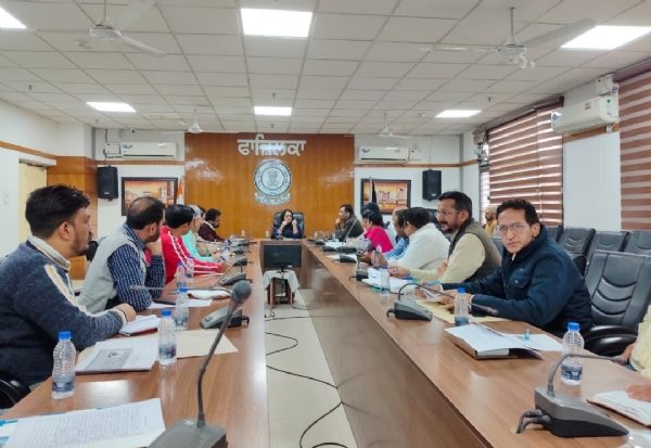 ਵਧੀਕ ਡਿਪਟੀ ਕਮਿਸ਼ਨਰ ਡੇਂਗੂ ਦੇ ਰੋਕਥਾਮ ਲਈ ਜ਼ਿਲ੍ਹਾ ਟਾਸਕ ਫੋਰਸ ਨਾਲ ਮੀਟਿੰਗ ਕਰਦੇ ਹੋਏ। ਵਧੀਕ ਡਿਪਟੀ ਕਮਿਸ਼ਨਰ ਡੇਂਗੂ ਦੇ ਰੋਕਥਾਮ ਲਈ ਜ਼ਿਲ੍ਹਾ ਟਾਸਕ ਫੋਰਸ ਨਾਲ ਮੀਟਿੰਗ ਕਰਦੇ ਹੋਏ।