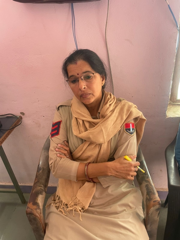 ਮਹਿਲਾ ਪੁਲਿਸ ਹੈੱਡ ਕਾਂਸਟੇਬਲ 20,000 ਰੁਪਏ ਦੀ ਰਿਸ਼ਵਤ ਲੈਂਦੀ ਹੋਈ ਗ੍ਰਿਫ਼ਤਾਰ ਮਹਿਲਾ ਪੁਲਿਸ ਹੈੱਡ ਕਾਂਸਟੇਬਲ 20,000 ਰੁਪਏ ਦੀ ਰਿਸ਼ਵਤ ਲੈਂਦੀ ਹੋਈ ਗ੍ਰਿਫ਼ਤਾਰ