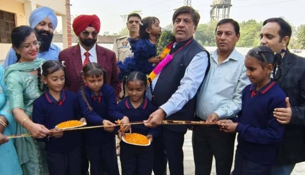 ਸਰਕਾਰੀ ਐਲੀਮੈਂਟਰੀ ਸਕੂਲ ਆਫ ਹੈਪੀਨੈੱਸ, ਪ੍ਰੀਤ ਨਗਰ, ਅੱਜੋਵਾਲ ਵਿਖੇ ਮਨਾਏ ਗਏ ਬਾਲ ਦਿਵਸ ਦਾ ਦ੍ਰਿਸ਼। ਸਰਕਾਰੀ ਐਲੀਮੈਂਟਰੀ ਸਕੂਲ ਆਫ ਹੈਪੀਨੈੱਸ, ਪ੍ਰੀਤ ਨਗਰ, ਅੱਜੋਵਾਲ ਵਿਖੇ ਮਨਾਏ ਗਏ ਬਾਲ ਦਿਵਸ ਦਾ ਦ੍ਰਿਸ਼।