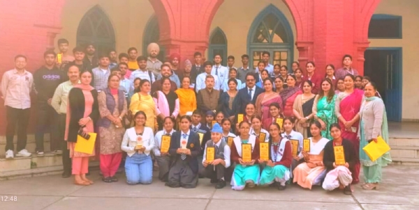 ਡੀਏਵੀ ਕਾਲਜ, ਜਲੰਧਰ ਨੇ ਡੀਬੀਟੀ ਸਪਾਂਸਰਡ ਇੰਟਰੈਕਸ਼ਨ-ਕਮ-ਪ੍ਰਸਤੁਤੀ ਮੁਕਾਬਲਾ ਐਕਸਪ੍ਰੈਸ਼ਨ: ਐਕਸਪਲੋਰ / ਪ੍ਰਦਰਸ਼ਨੀ / ਐਕਸਪ੍ਰੈਸ ਆਯੋਜਿਤ ਕੀਤਾ। ਡੀਏਵੀ ਕਾਲਜ, ਜਲੰਧਰ ਨੇ ਡੀਬੀਟੀ ਸਪਾਂਸਰਡ ਇੰਟਰੈਕਸ਼ਨ-ਕਮ-ਪ੍ਰਸਤੁਤੀ ਮੁਕਾਬਲਾ ਐਕਸਪ੍ਰੈਸ਼ਨ: ਐਕਸਪਲੋਰ / ਪ੍ਰਦਰਸ਼ਨੀ / ਐਕਸਪ੍ਰੈਸ ਆਯੋਜਿਤ ਕੀਤਾ।