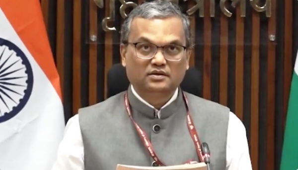 ਗ੍ਰਹਿ ਮੰਤਰਾਲੇ ਦੇ ਜੰਮੂ-ਕਸ਼ਮੀਰ ਡਿਵੀਜ਼ਨ ਦੇ ਸੰਯੁਕਤ ਸਕੱਤਰ ਪ੍ਰਸ਼ਾਂਤ ਲੋਖੰਡੇ ਨੇ ਸ਼ਨੀਵਾਰ ਨੂੰ ਮੀਡੀਆ ਬ੍ਰੀਫਿੰਗ ਦੌਰਾਨ ਇਹ ਜਾਣਕਾਰੀ ਦਿੱਤੀ। ਗ੍ਰਹਿ ਮੰਤਰਾਲੇ ਦੇ ਜੰਮੂ-ਕਸ਼ਮੀਰ ਡਿਵੀਜ਼ਨ ਦੇ ਸੰਯੁਕਤ ਸਕੱਤਰ ਪ੍ਰਸ਼ਾਂਤ ਲੋਖੰਡੇ ਨੇ ਸ਼ਨੀਵਾਰ ਨੂੰ ਮੀਡੀਆ ਬ੍ਰੀਫਿੰਗ ਦੌਰਾਨ ਇਹ ਜਾਣਕਾਰੀ ਦਿੱਤੀ।