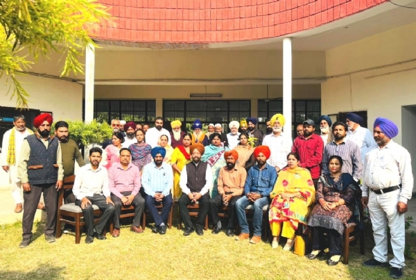 ਮੱਛੀ ਪਾਲਣ ਵਿਭਾਗ ਵੱਲੋਂ ਆਯੋਜਿਤ ਤਿੰਨ ਦਿਨਾਂ ਮੱਛੀ ਪਾਲਣ ਟਰੇਨਿੰਗ ਕੈਂਪ ਦਾ ਦ੍ਰਿਸ਼। ਮੱਛੀ ਪਾਲਣ ਵਿਭਾਗ ਵੱਲੋਂ ਆਯੋਜਿਤ ਤਿੰਨ ਦਿਨਾਂ ਮੱਛੀ ਪਾਲਣ ਟਰੇਨਿੰਗ ਕੈਂਪ ਦਾ ਦ੍ਰਿਸ਼।