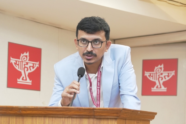 ਨਿਤਿਨ ਕੁਸ਼ਲੱਪਾ ਅੰਗਰੇਜ਼ੀ ਨਿਤਿਨ ਕੁਸ਼ਲੱਪਾ ਅੰਗਰੇਜ਼ੀ