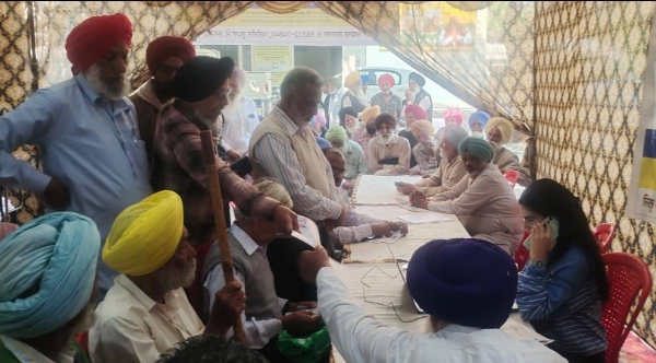 ਬਰਨਾਲਾ ਵਿਖੇ ਲਗਾਏ ਗਏ ਪੈਨਸ਼ਨਰ ਸੇਵਾ ਮੇਲ ਦਾ ਦ੍ਰਿ਼ਸ਼। ਬਰਨਾਲਾ ਵਿਖੇ ਲਗਾਏ ਗਏ ਪੈਨਸ਼ਨਰ ਸੇਵਾ ਮੇਲ ਦਾ ਦ੍ਰਿ਼ਸ਼।