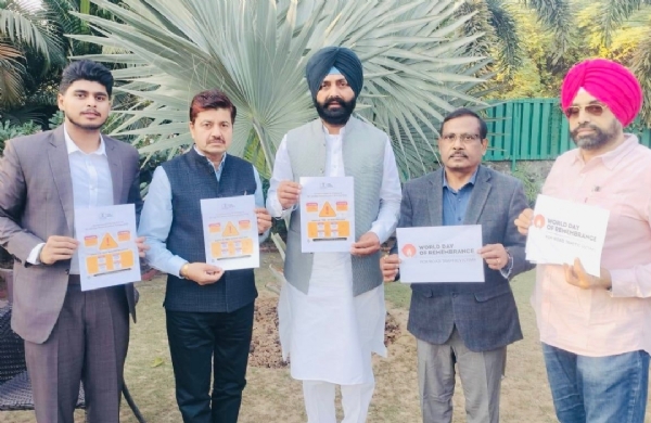 ਲਾਲਜੀਤ ਸਿੰਘ ਭੁੱਲਰ ਹਿੱਟ ਐਂਡ ਰਨ ਮੁਆਵਜ਼ਾ ਯੋਜਨਾ ਲਈ ਕਾਰਜ ਯੋਜਨਾ ਦੀ ਸ਼ੁਰੂਆਤ ਕਰਨ ਮੌਕੇ। ਲਾਲਜੀਤ ਸਿੰਘ ਭੁੱਲਰ ਹਿੱਟ ਐਂਡ ਰਨ ਮੁਆਵਜ਼ਾ ਯੋਜਨਾ ਲਈ ਕਾਰਜ ਯੋਜਨਾ ਦੀ ਸ਼ੁਰੂਆਤ ਕਰਨ ਮੌਕੇ।