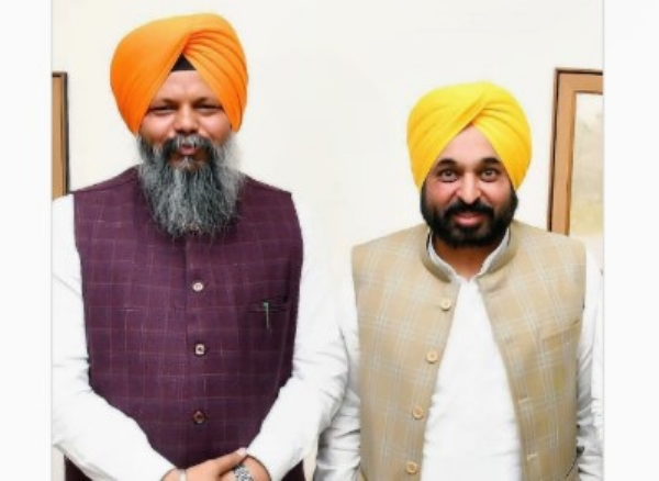 ਵਿਧਾਇਕ ਮਨਵਿੰਦਰ ਸਿੰਘ ਗਿਆਸਪੁਰਾ ਮੁੱਖ ਮੰਤਰੀ ਭਗਵੰਤ ਮਾਨ ਨਾਲ,। ਵਿਧਾਇਕ ਮਨਵਿੰਦਰ ਸਿੰਘ ਗਿਆਸਪੁਰਾ ਮੁੱਖ ਮੰਤਰੀ ਭਗਵੰਤ ਮਾਨ ਨਾਲ,।