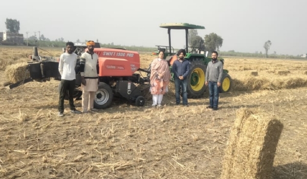 ਖੇਤੀਬਾੜੀ ਤੇ ਕਿਸਾਨ ਭਲਾਈ ਵਿਭਾਗ ਫਾਜ਼ਿਲਕਾ ਦੀ ਟੀਮ ਵੱਖ-ਵੱਖ ਪਿੰਡਾਂ ਦਾ ਦੌਰਾ ਕਰਦੀ ਹੋਈ। ਖੇਤੀਬਾੜੀ ਤੇ ਕਿਸਾਨ ਭਲਾਈ ਵਿਭਾਗ ਫਾਜ਼ਿਲਕਾ ਦੀ ਟੀਮ ਵੱਖ-ਵੱਖ ਪਿੰਡਾਂ ਦਾ ਦੌਰਾ ਕਰਦੀ ਹੋਈ।