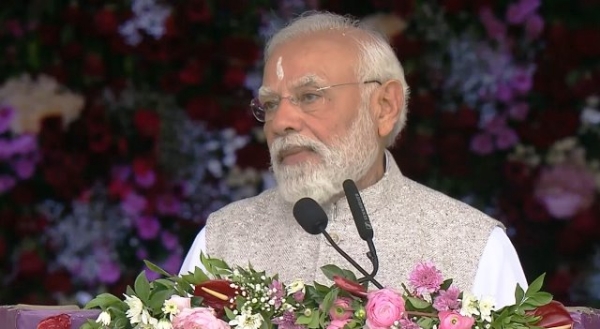 ਪ੍ਰਧਾਨ ਮੰਤਰੀ ਨਰਿੰਦਰ ਮੋਦੀ ਬੁੱਧਵਾਰ ਨੂੰ ਪੁੱਟਾਪਰਥੀ ਵਿੱਚ ਸ਼੍ਰੀ ਸੱਤਿਆ ਸਾਈਂ ਬਾਬਾ ਦੇ ਸ਼ਤਾਬਦੀ ਸਮਾਰੋਹ ਨੂੰ ਸੰਬੋਧਨ ਕਰਦੇ ਹੋਏ।