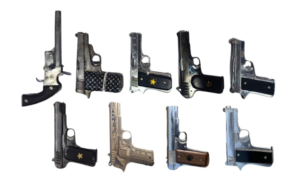 ਪੁਲਿਸ ਵੱਲੋਂ ਬਰਾਮਦ ਪਿਸਤੌਲ ਪੁਲਿਸ ਵੱਲੋਂ ਬਰਾਮਦ ਪਿਸਤੌਲ