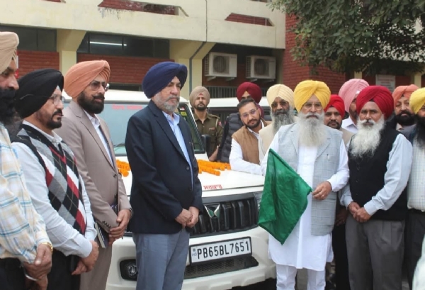 ਮੰਤਰੀ ਗੁਰਮੀਤ ਸਿੰਘ ਖੁੱਡੀਆਂ ਚਾਰ ਮੋਬਾਈਲ ਟੈਸਟਿੰਗ ਵੈਨਾਂ ਨੂੰ ਹਰੀ ਝੰਡੀ ਦਿਖਾ ਕੇ ਰਵਾਨਾ ਕਰਦੇ ਹੋਏ। ਮੰਤਰੀ ਗੁਰਮੀਤ ਸਿੰਘ ਖੁੱਡੀਆਂ ਚਾਰ ਮੋਬਾਈਲ ਟੈਸਟਿੰਗ ਵੈਨਾਂ ਨੂੰ ਹਰੀ ਝੰਡੀ ਦਿਖਾ ਕੇ ਰਵਾਨਾ ਕਰਦੇ ਹੋਏ।