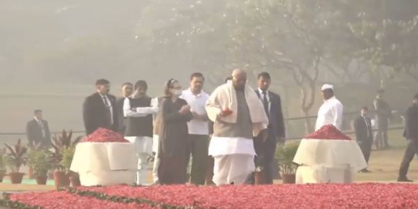 ਕਾਂਗਰਸੀ ਆਗੂਆਂ ਨੇ ਸ਼ਕਤੀ ਸਥਲ ’ਤੇ ਇੰਦਰਾ ਗਾਂਧੀ ਨੂੰ ਦਿੱਤੀ ਸ਼ਰਧਾਂਜਲੀ