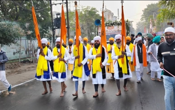 ਸ੍ਰੀ ਗੁਰੂ ਤੇਗ਼ ਬਹਾਦਰ ਜੀ ਦੇ ਸ਼ਹੀਦੀ ਦਿਹਾੜੇ ਨੂੰ ਸਮਰਪਿਤ ਵਿਸ਼ਾਲ ਨਗਰ ਕੀਰਤਨ ਫਰੀਦਕੋਟ ਤੋਂ ਰਵਾਨਾ ਹੁੰਦਾ ਹੋਇਆ।