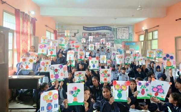 ਪੀ.ਐੱਮ ਸ੍ਰੀ ਸ਼ਹੀਦ ਸੁਖਜਿੰਦਰ ਸਿੰਘ ਸਰਕਾਰੀ ਹਾਈ ਸਕੂਲ ਵਿਖੇ ਆਯੋਜਿਤ ਆਰਟ ਵਰਕਸ਼ਾਪ ਦਾ ਦ੍ਰਿਸ਼। ਪੀ.ਐੱਮ ਸ੍ਰੀ ਸ਼ਹੀਦ ਸੁਖਜਿੰਦਰ ਸਿੰਘ ਸਰਕਾਰੀ ਹਾਈ ਸਕੂਲ ਵਿਖੇ ਆਯੋਜਿਤ ਆਰਟ ਵਰਕਸ਼ਾਪ ਦਾ ਦ੍ਰਿਸ਼।