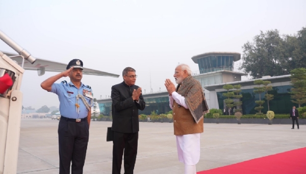 ਦੱਖਣੀ ਅਫ਼ਰੀਕਾ ਦੇ ਆਪਣੇ ਤਿੰਨ ਦਿਨਾਂ ਦੌਰੇ ਲਈ ਰਵਾਨਾ ਹੋਣ ਤੋਂ ਪਹਿਲਾਂ ਪ੍ਰਧਾਨ ਮੰਤਰੀ ਨਰਿੰਦਰ ਮੋਦੀ ਅੱਜ ਸਵੇਰੇ ਨਵੀਂ ਦਿੱਲੀ ਵਿੱਚ।