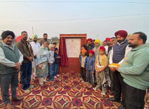 ਵਿਧਾਇਕ ਨਰਿੰਦਰ ਕੌਰ ਭਰਾਜ 1 ਕਰੋੜ 5 ਲੱਖ ਰੁਪਏ ਦੀ ਲਾਗਤ ਨਾਲ ਉਸਾਰੇ ਜਾਣ ਵਾਲੇ ਖੇਡ ਮੈਦਾਨਾਂ ਦੇ ਨਿਰਮਾਣ ਕਾਰਜਾਂ ਦੀ ਸ਼ੁਰੂਆਤ ਕਰਦੇ ਹੋਏ. ਵਿਧਾਇਕ ਨਰਿੰਦਰ ਕੌਰ ਭਰਾਜ 1 ਕਰੋੜ 5 ਲੱਖ ਰੁਪਏ ਦੀ ਲਾਗਤ ਨਾਲ ਉਸਾਰੇ ਜਾਣ ਵਾਲੇ ਖੇਡ ਮੈਦਾਨਾਂ ਦੇ ਨਿਰਮਾਣ ਕਾਰਜਾਂ ਦੀ ਸ਼ੁਰੂਆਤ ਕਰਦੇ ਹੋਏ.