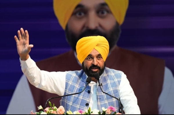 ਮੁੱਖ ਮੰਤਰੀ ਭਗਵੰਤ ਮਾਨ ਇਕੱਠ ਨੂੰ ਸੰਬੋਧਨ ਕਰਦੇ ਹੋਏ। ਮੁੱਖ ਮੰਤਰੀ ਭਗਵੰਤ ਮਾਨ ਇਕੱਠ ਨੂੰ ਸੰਬੋਧਨ ਕਰਦੇ ਹੋਏ।