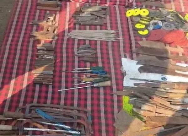 ਗੈਰ-ਕਾਨੂੰਨੀ ਹਥਿਆਰ ਫੈਕਟਰੀ ਤੋਂ ਜ਼ਬਤ ਸਮੱਗਰੀ ਗੈਰ-ਕਾਨੂੰਨੀ ਹਥਿਆਰ ਫੈਕਟਰੀ ਤੋਂ ਜ਼ਬਤ ਸਮੱਗਰੀ