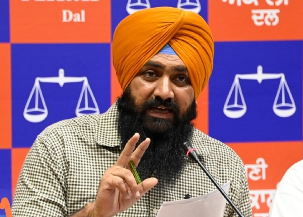 ਸਰਬਜੀਤ ਸਿੰਘ ਝਿਜਰ।