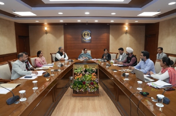 ਡਾ. ਬਲਜੀਤ ਕੌਰ ਜਾਣਕਾਰੀ ਦਿੰਦੇ ਹੋਏ.