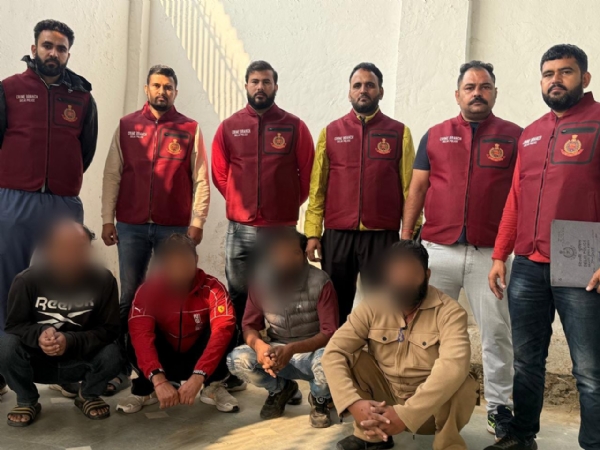 ਦਿੱਲੀ ਪੁਲਿਸ ਨੇ ਆਈਐਸਆਈ-ਸਮਰਥਿਤ ਅੰਤਰਰਾਸ਼ਟਰੀ ਹਥਿਆਰ ਤਸਕਰੀ ਗਿਰੋਹ ਨਾਲ ਜੁੜੇ ਚਾਰ ਮੁਲਜ਼ਮਾਂ ਨੂੰ ਗ੍ਰਿਫ਼ਤਾਰ ਕੀਤਾ ਦਿੱਲੀ ਪੁਲਿਸ ਨੇ ਆਈਐਸਆਈ-ਸਮਰਥਿਤ ਅੰਤਰਰਾਸ਼ਟਰੀ ਹਥਿਆਰ ਤਸਕਰੀ ਗਿਰੋਹ ਨਾਲ ਜੁੜੇ ਚਾਰ ਮੁਲਜ਼ਮਾਂ ਨੂੰ ਗ੍ਰਿਫ਼ਤਾਰ ਕੀਤਾ