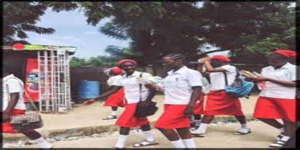 ਨਾਈਜੀਰੀਆ ਦੇ ਇੱਕ ਸਕੂਲ ਤੋਂ ਘੱਟੋ-ਘੱਟ 227 ਵਿਦਿਆਰਥੀ ਅਤੇ ਅਧਿਆਪਕ ਅਗਵਾ