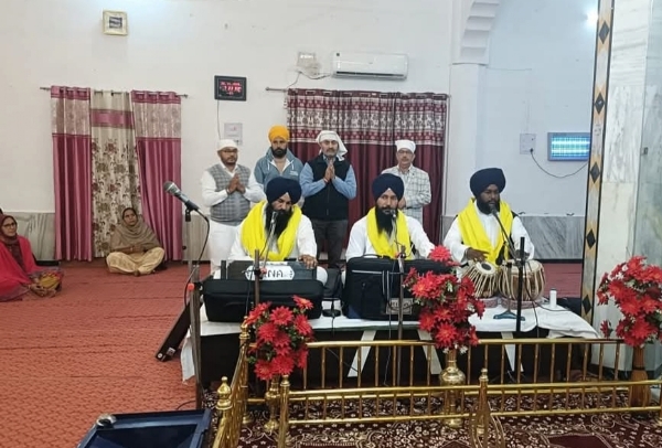 ਸ੍ਰੀ ਗੁਰੂ ਤੇਗ ਬਹਾਦਰ ਜੀ ਦੇ 350ਵੇਂ ਸ਼ਹੀਦੀ ਦਿਹਾੜੇ ਨੂੰ ਸਮਰਪਿਤ ਗੁਰਦੁਆਰਾ ਸ੍ਰੀ ਗੁਰੂਸਰ ਸਾਹਿਬ ਖੇਮਕਰਨ ਵਿਖੇ ਕਰਵਾਏ ਵਿਸ਼ੇਸ਼ ਧਾਰਮਿਕ ਸਮਾਗਮ ਦਾ ਦ੍ਰਿਸ਼। ਸ੍ਰੀ ਗੁਰੂ ਤੇਗ ਬਹਾਦਰ ਜੀ ਦੇ 350ਵੇਂ ਸ਼ਹੀਦੀ ਦਿਹਾੜੇ ਨੂੰ ਸਮਰਪਿਤ ਗੁਰਦੁਆਰਾ ਸ੍ਰੀ ਗੁਰੂਸਰ ਸਾਹਿਬ ਖੇਮਕਰਨ ਵਿਖੇ ਕਰਵਾਏ ਵਿਸ਼ੇਸ਼ ਧਾਰਮਿਕ ਸਮਾਗਮ ਦਾ ਦ੍ਰਿਸ਼।