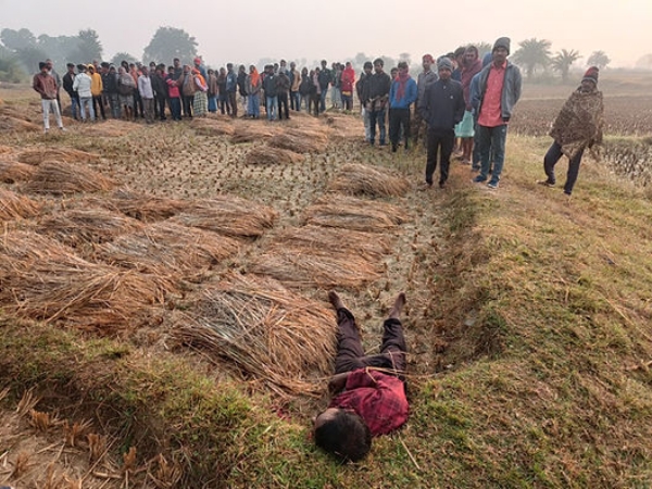 ਖੇਤ ਵਿੱਚ ਪਈ ਲਾਸ਼