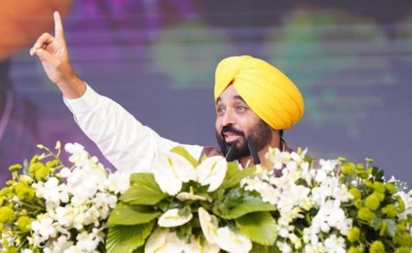 ਮੁੱਖ ਮੰਤਰੀ ਭਗਵੰਤ ਮਾਨ ਇਕੱਠ ਨੂੰ ਸੰਬੋਧਨ ਕਰਦੇ ਹੋਏ। ਮੁੱਖ ਮੰਤਰੀ ਭਗਵੰਤ ਮਾਨ ਇਕੱਠ ਨੂੰ ਸੰਬੋਧਨ ਕਰਦੇ ਹੋਏ।