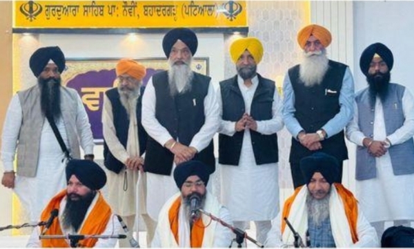 ਸ਼੍ਰੀ ਗੁਰੂ ਤੇਗ ਬਹਾਦੁਰ ਸਾਹਿਬ ਦੇ ਸ਼ਹੀਦੀ ਦਿਹਾੜੇ ਨੂੰ ਸਮਰਪਿਤ ਕਰਵਾਏ ਪ੍ਰੋਗਰਾਮ ਦੌਰਾਨ ਪ੍ਰੇਮ ਸਿੰਘ ਚੰਦੂਮਾਜਰਾ ਅਤੇ ਹੋਰ.