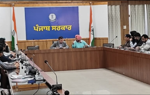 ਡਿਪਟੀ ਕਮਿਸ਼ਨਰ ਰਾਹੁਲ ਚਾਬਾ ਮੇਲੇ ਦੇ ਪ੍ਰਬੰਧਾਂ ਬਾਬਤ ਮੀਟਿੰਗ ਕਰਦੇ ਹੋਏ। ਡਿਪਟੀ ਕਮਿਸ਼ਨਰ ਰਾਹੁਲ ਚਾਬਾ ਮੇਲੇ ਦੇ ਪ੍ਰਬੰਧਾਂ ਬਾਬਤ ਮੀਟਿੰਗ ਕਰਦੇ ਹੋਏ।